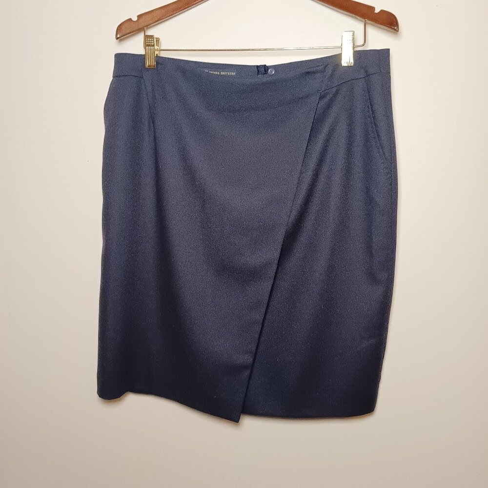 Brooks Brothers 346 Navy Wrap Skirt Wool Blend, Size 14